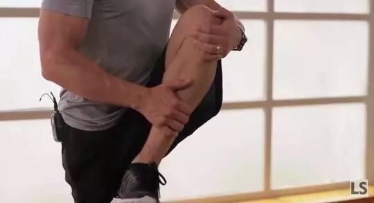 每天三个简单动作打造篮球铁膝盖，简单3个动作强化膝盖，实用