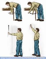 肩膀拉伤怎么恢复，肩部肌肉拉伤怎么办（肩关节受伤后的康复训练方法你知道吗）