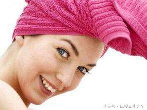 顺产多久可以洗头，顺产后多久可以洗头呢（产后多久可以洗头）