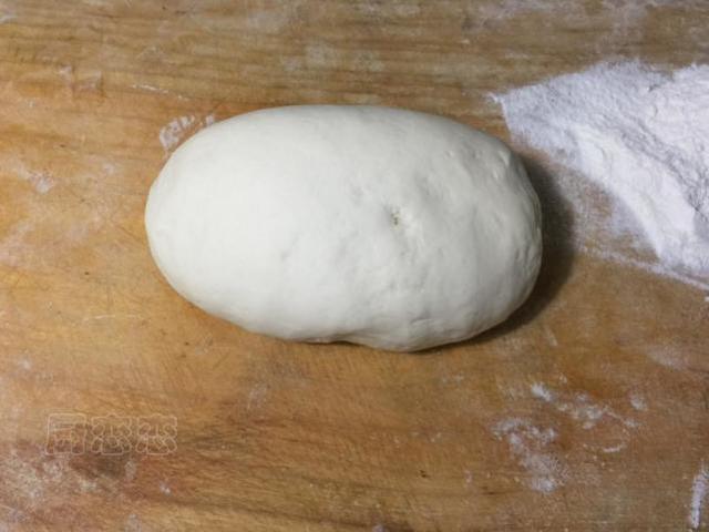 烙馅饼的面怎么和，烙馅饼的面怎么和吃起来柔软（烙好了放一天都是软的）