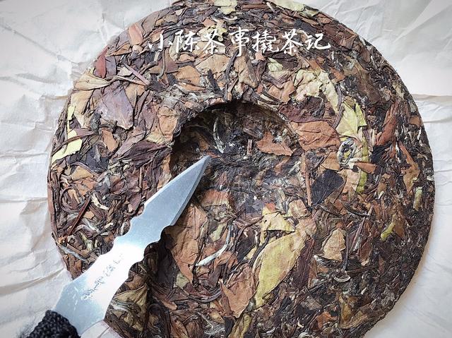茶饼怎么弄开，茶饼保质期一般多久（你可能撬过无数个茶饼）