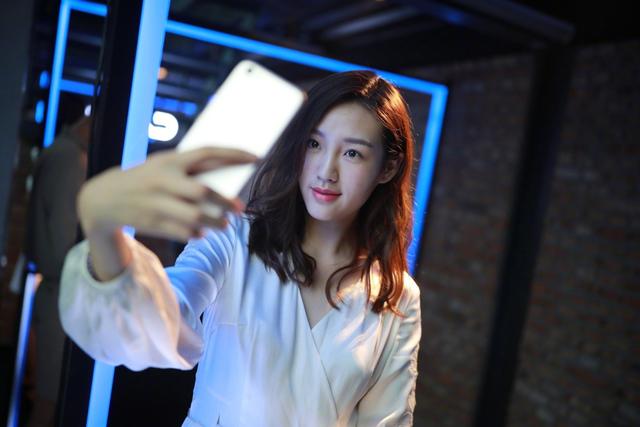vivox9s刷机教程，vivox9s怎么刷机教程图解（让你的自拍更加艺术，vivo）