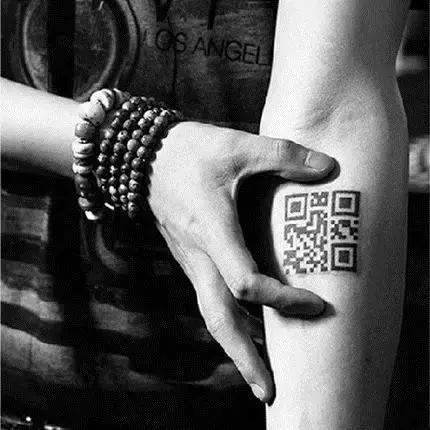 纹身贴怎么快速去除，果汁纹身贴如何快速去除（不贴点假纹身好像大家都不尊重我了）