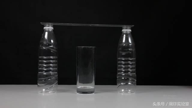 杯子叠罗汉方法，在玻璃杯沿“叠罗汉”吗