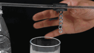 杯子叠罗汉方法，在玻璃杯沿“叠罗汉”吗