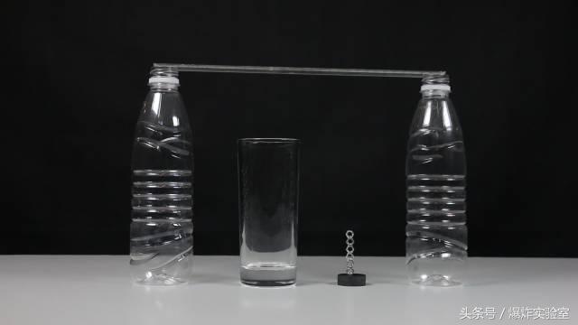 杯子叠罗汉方法，在玻璃杯沿“叠罗汉”吗