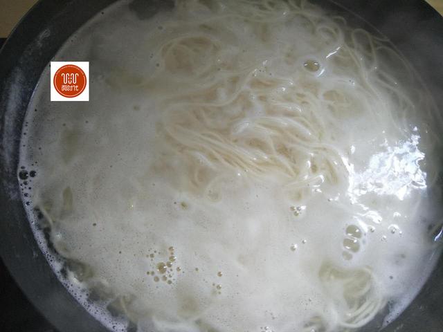 鸡丝凉面的做法，正宗鸡丝凉面的做法（用家常的调料就能做）