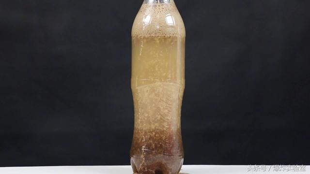 牛奶和可乐隔多久能一起喝吗，看完这个实验会让你吓一跳