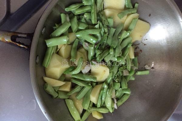 芸豆炖土豆的做法，土豆炖芸豆的家常做法（先从芸豆炖土豆开学）
