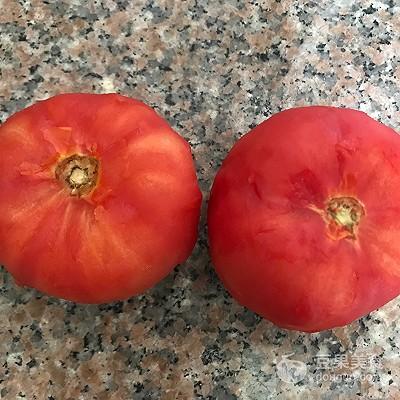 蕃茄酱的做法，做番茄酱的方法和步骤（番茄酱的做法）