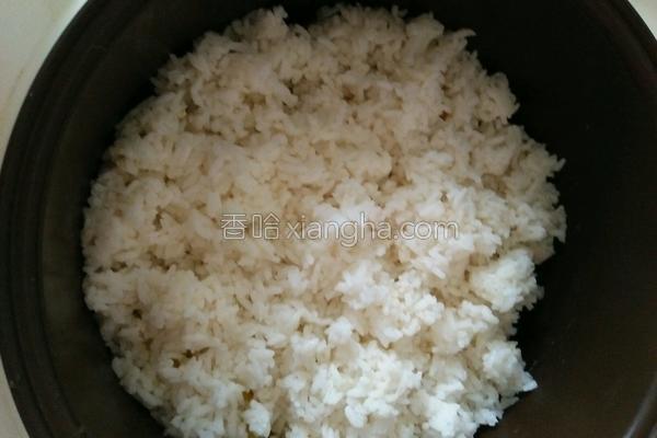 土豆焖饭如何做，土豆焖饭做法视频（土豆焖饭）