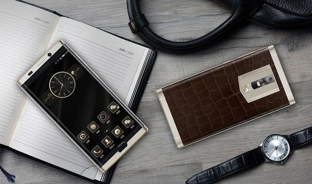 金立语音王a320，金立语音王A320翻盖手机价格（金立16年如此迭代）