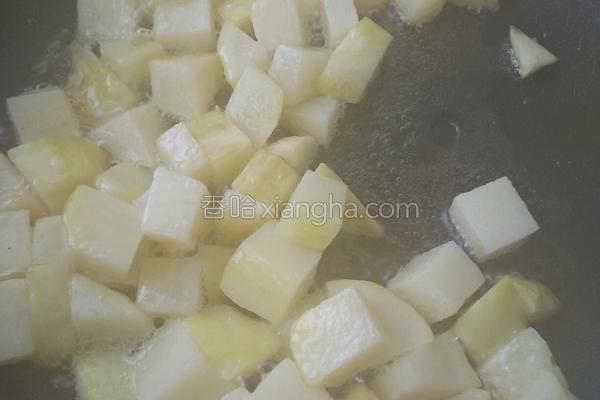 土豆怎么炒好吃，土豆怎么做好吃下饭（一起素炒美味又健康）