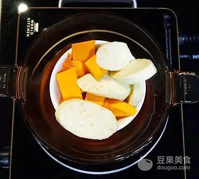 泰式咖喱蟹要怎么做啊，泰式咖喱虾的做法（泰式黄咖喱蟹的做法）