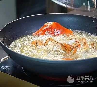 泰式咖喱蟹要怎么做啊，泰式咖喱虾的做法（泰式黄咖喱蟹的做法）