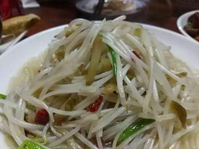 云南个旧工人村，云南个旧工人村视频（仍不知死活猛下一碗饭）