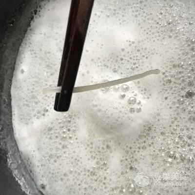 螺蛳粉的做法，螺蛳粉的做法及配方视频（桂林螺蛳粉的做法）