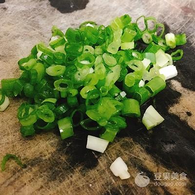 柠檬虾的做法，柠檬虾的做法视频（百香果柠檬虾的做法）