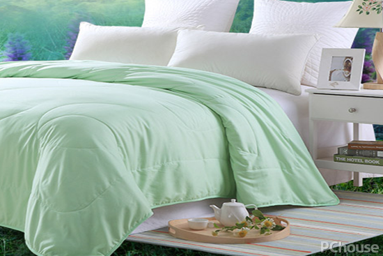 桑蚕丝被怎么洗，蚕丝被怎么洗涤方法视频（蚕丝被怎么洗好）