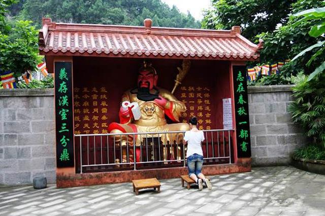 历史哪些人物神仙转世，哪些名人是神仙转世（相传他原来是“神龙”转世）