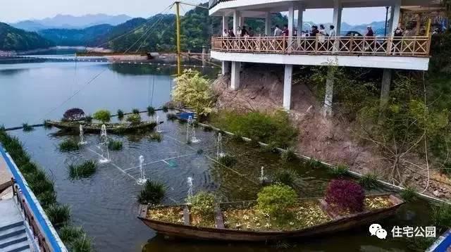 顶楼漏水怎么办，顶楼漏水怎么办装修公司（你家屋顶也可以种花、养鱼）