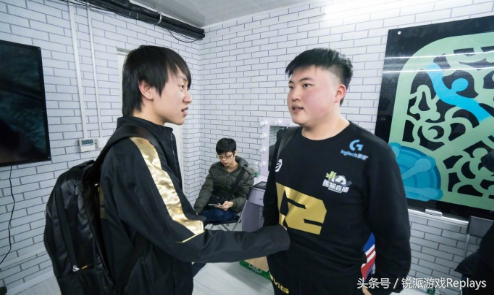 ouo是什么意思，缓期徒刑是什么意思（队员直播时脱裤子）