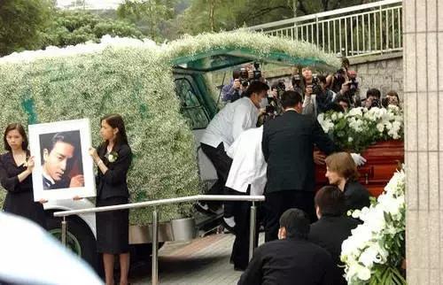 黑色星期天歌词大意,黑色星期天歌词意思是什么(禁曲《黑色星期天》真能杀人还是炒作) 黑色星期天歌词大意,黑色星期天歌词意思是什么(禁曲《黑色星期天》真能杀人还是炒作)