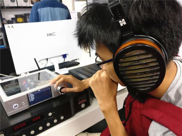 hifi是什么，HiFi是什么东西（这条30万的耳机耳朵听了会怀孕—试听HiFiman香格里拉）