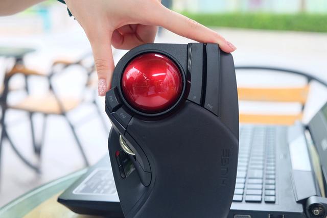 宜丽客鼠标怎么使用，宜丽客鼠标驱动（这个鼠标多达10枚自定义按键）