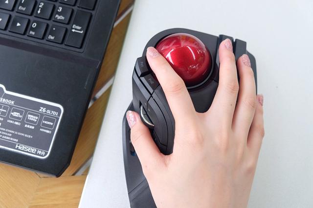 宜丽客鼠标怎么使用，宜丽客鼠标驱动（这个鼠标多达10枚自定义按键）