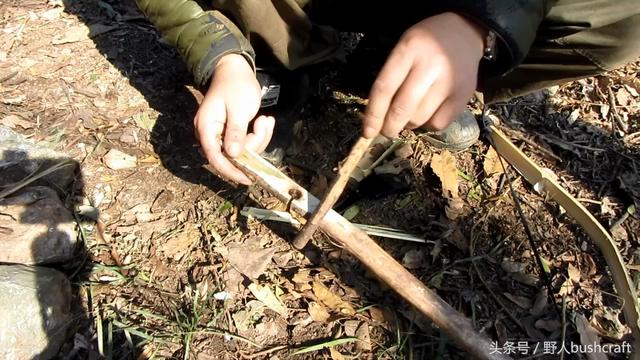 钻木取火怎么做，钻木取火怎么做到的用什么材料（快来学习钻木取火是不是真的）