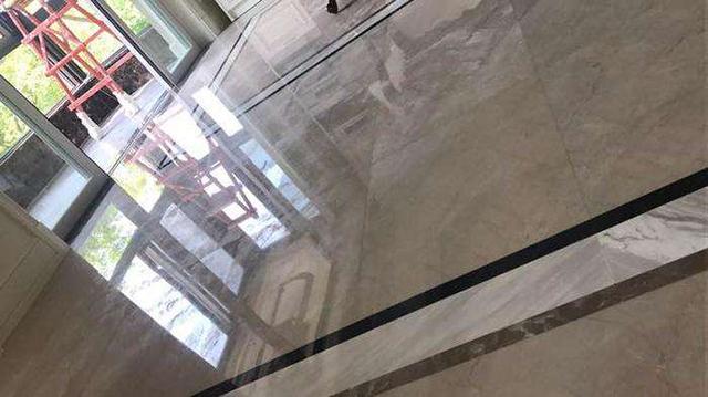 大理石返碱是什么引起的 大理石返碱处理流程，大理石返碱是什么引起的（老公一眼看出其中猫腻）