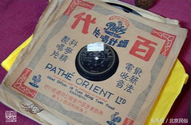 关晓彤的爷爷是谁，关晓彤爷爷个人资料（关学曾是琴书泰斗级人物）