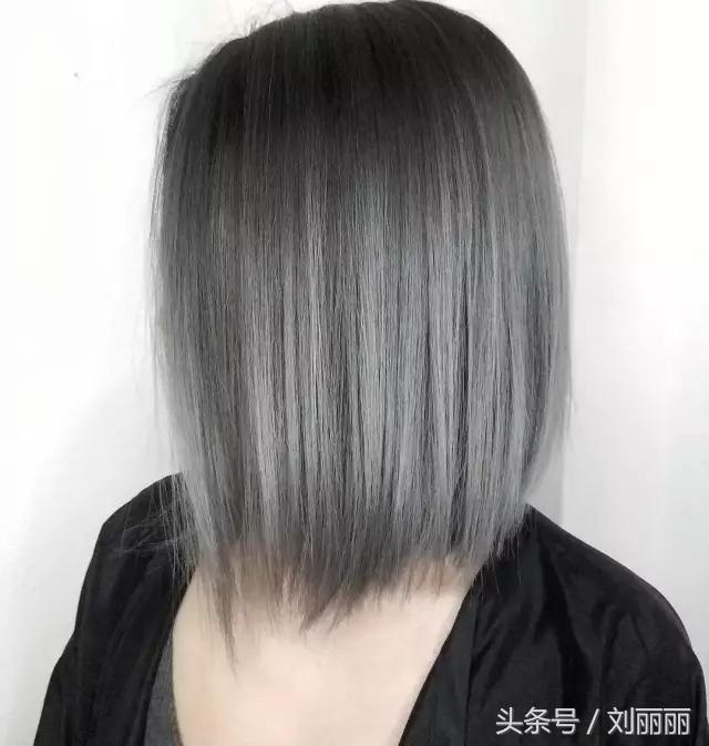 美发怎样才能学会调颜色，教你头发怎么才能调出来粉红色（如何用基色做最流行灰色头发）