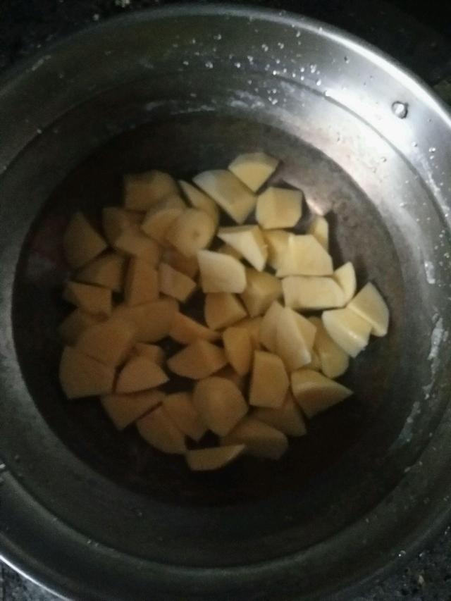 如何做肉沫土豆泥好吃，肉沫土豆泥盖饭图片（肉末土豆泥）