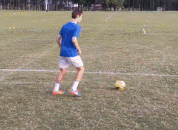 足球里脚背射门技巧，足球里脚背射门技巧是什么（如何不让你的正脚背射门一打就飞）