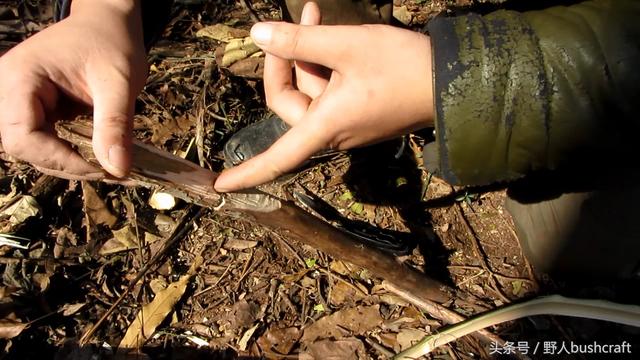 钻木取火怎么做，钻木取火怎么做到的用什么材料（快来学习钻木取火是不是真的）