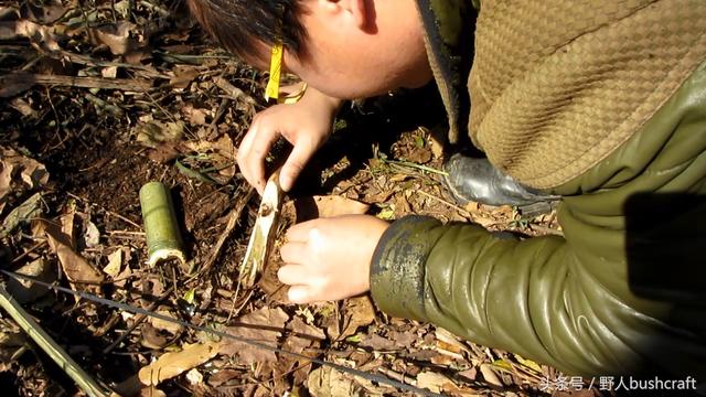 钻木取火怎么做，钻木取火怎么做到的用什么材料（快来学习钻木取火是不是真的）