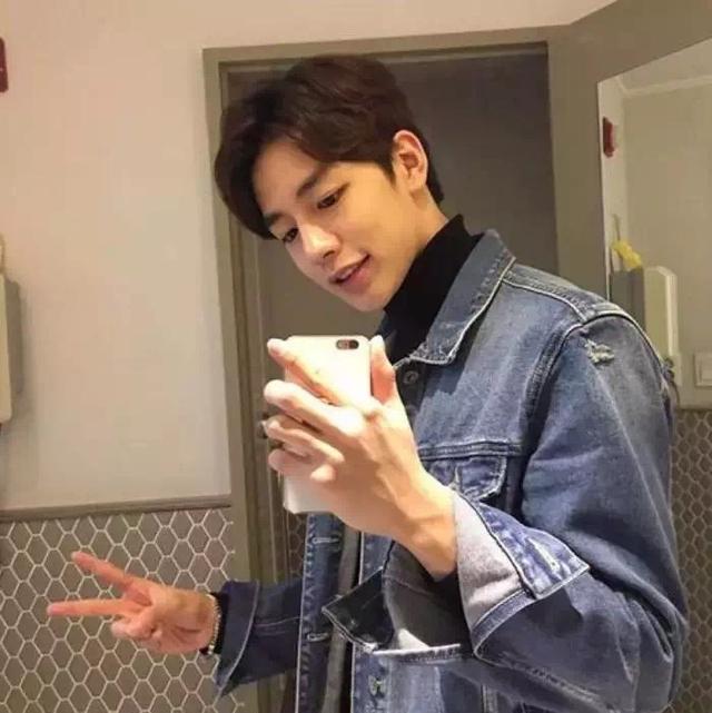 我有孤独和烈酒，我有孤独和烈酒下一句怎么接，微信头像（遇到你才渴望长命百岁）