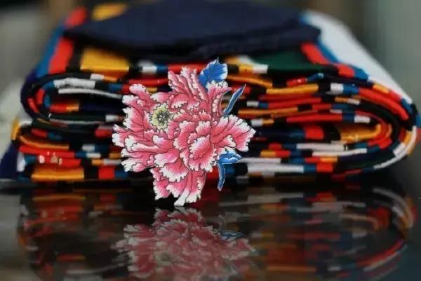 氆氇怎么读，氆氇，来自高原的编织密码