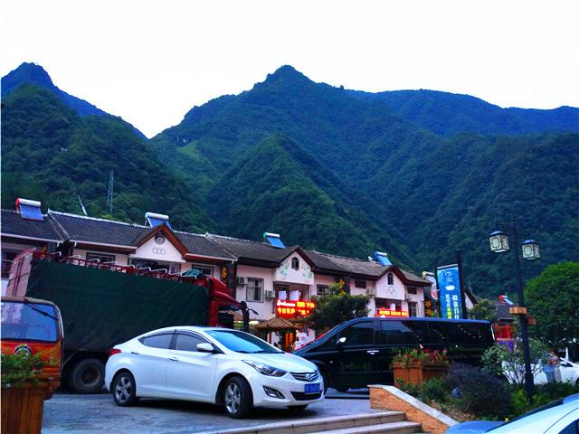 去神农架旅游需要准备什么，神农架自驾游准备哪些东西（史上最实用神农架自驾游攻略）