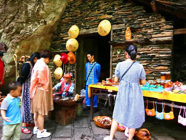 去神农架旅游需要准备什么，神农架自驾游准备哪些东西（史上最实用神农架自驾游攻略）