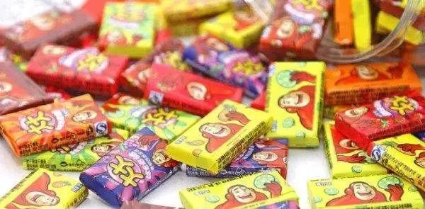 阿尔卑斯棒棒糖广告,阿尔卑斯棒棒糖的广告语(阿尔卑斯、悠哈奶糖、彩虹糖……我的梦想就是吃遍零食铺的糖) 阿尔卑斯棒棒糖广告,阿尔卑斯棒棒糖的广告语(阿尔卑斯、悠哈奶糖、彩虹糖……我的梦想就是吃遍零食铺的糖)