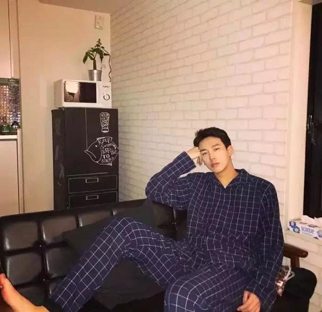 我有孤独和烈酒，我有孤独和烈酒下一句怎么接，微信头像（遇到你才渴望长命百岁）