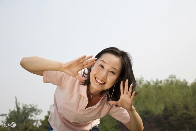 气血两虚吃鸽子还是乌鸡好，女人气血两虚怎么调理（多吃这十种食品是正解）