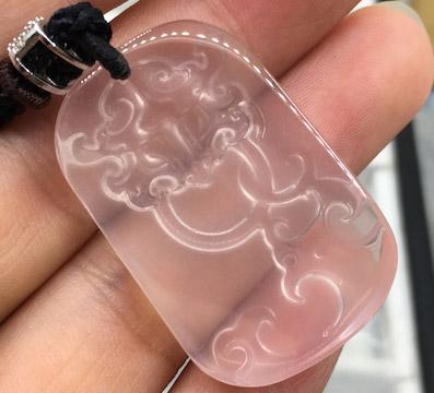 马粉和粉晶的区别，马粉水晶的功效与禁忌（李玥琪老师珠宝鉴评——聊聊粉晶那些事儿）