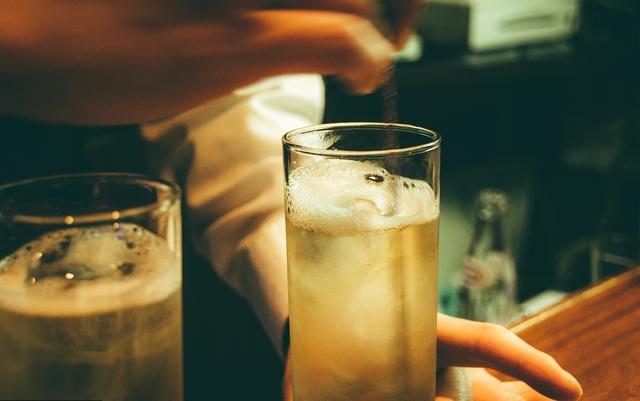 盎司杯两头各代表多少，1盎司杯代表多少（酒吧实用装逼指南）