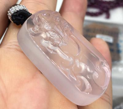 马粉和粉晶的区别，马粉水晶的功效与禁忌（李玥琪老师珠宝鉴评——聊聊粉晶那些事儿）