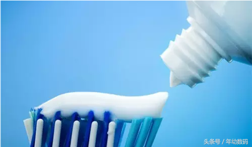 手机屏幕有划痕怎么办，苹果手机屏幕有划痕怎么修复（手机屏幕有划痕）