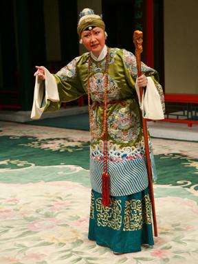 历史上真的有佘太君这个人吗，佘太君历史上是否真有其人（历史上杨家将之佘太君确有其人吗）